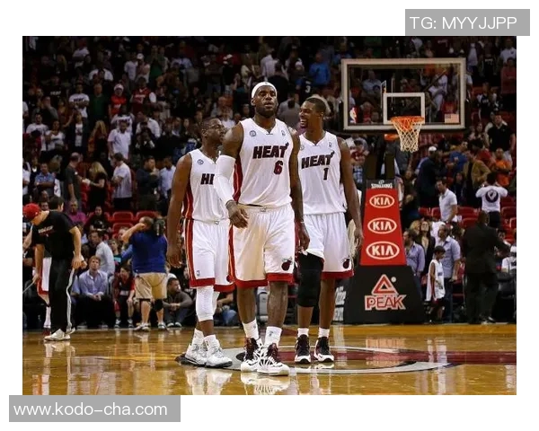 勇士与爵士精彩对决比分统计分析及比赛亮点回顾